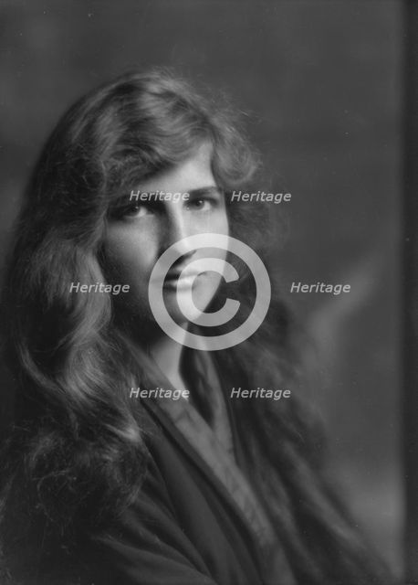Perkins, Miss, portrait photograph, 1914 Apr. 23. Creator: Arnold Genthe.