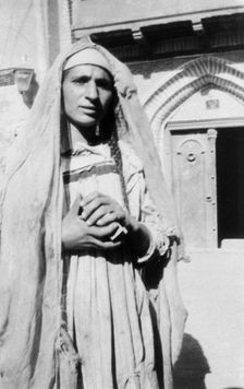Persian woman, 1917-1919
