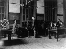 Physics laboratory, Eastern High School, (1899?). Creator: Frances Benjamin Johnston