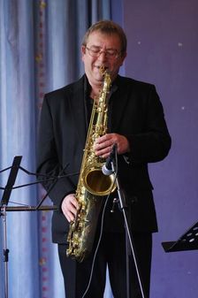 Phil Brown, Hawth, Crawley, West Sussex, Jan 2016. Artist: Brian O'Connor