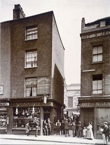 Phil's Buildings, Houndsditch, London, 1911. Artist: Anon