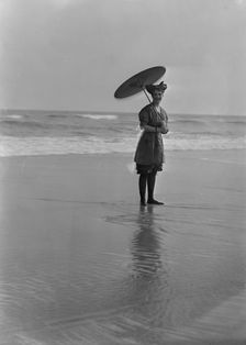 Phillips, Norma, Miss, at the beach, 1914 July 9. Creator: Arnold Genthe