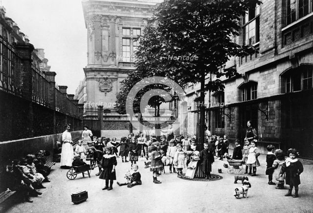 Photograph of children at school during the Paris Commune, 1871 Artist: Unknown