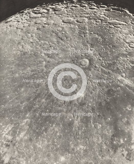 Photographie Lunaire Rayonnement de Tycho - Phase Croissante, 1899. Creators: Maurice Loewy, Pierre Henri Puiseux.
