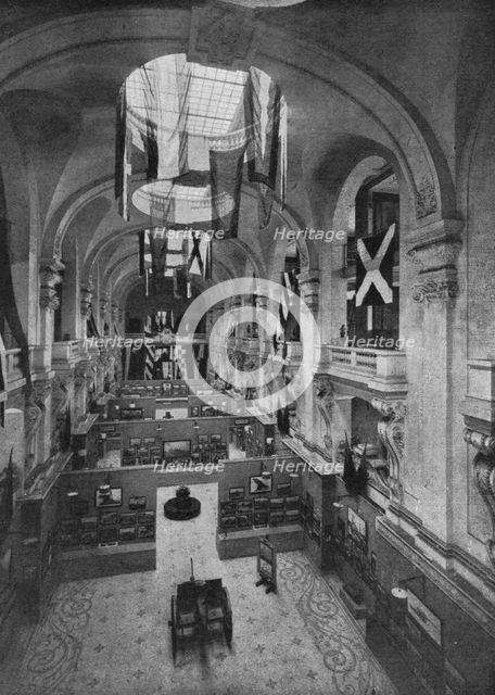 'Photographies de Guerre; l'exposition des photographies de guerre au musee des Arts..., 1916. Creator: Unknown.