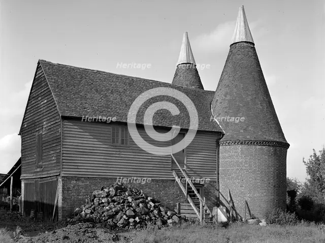 Pittsgate oasthouse, Lamberhurst, Kent, 1956. Artist: FJ Palmer