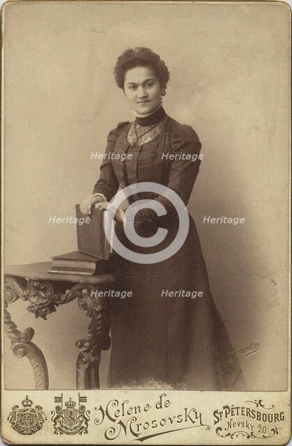 Pianist and composer Leokadiya Alexandrovna Kashperova (1872-1940), c. 1900. Creator: Photo studio Helene Mrosowski.