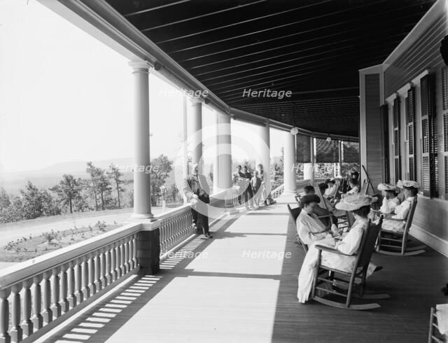 Piazza of the Wontanesca [i.e. Montanesca Hotel], Mt. Pocona [sic], Pa., ca 1905. Creator: Unknown.