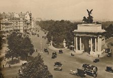 Piccadilly and the Quadriga of Constitution Hill c1935. Creator: Unknown