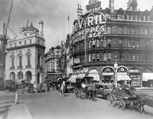 Piccadilly Circus, City of Westminster, London, early 20th century. Creator: George Davison Reid