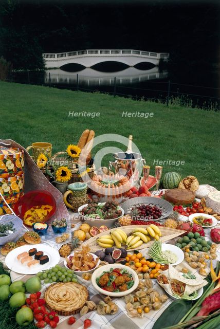 Picnic at Kenwood House, Hampstead, London, 1999. Artist: Unknown