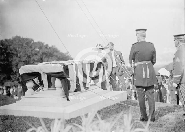 Pierre L'Enfant, Major of France - Dedication of Tomb And Memorial At Arlington, April 28, 1909. Creator: Harris & Ewing.