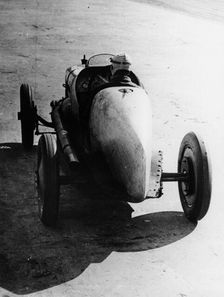 Pietro Bordino driving away in a 2 litre Fiat, 1924