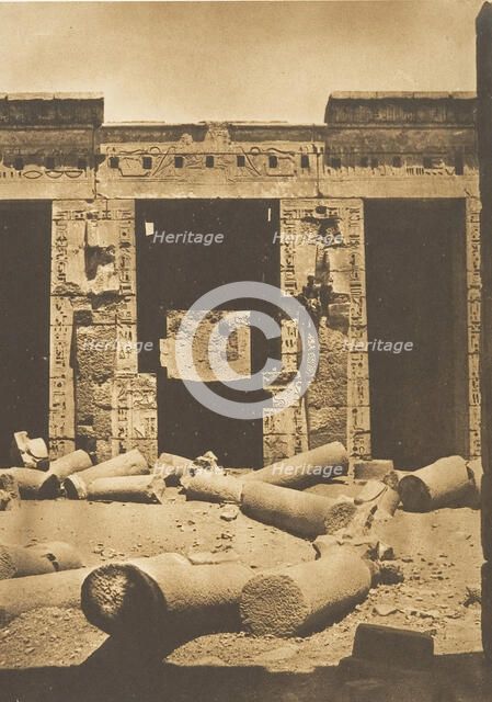 Piliers dans la cour du palais de Rhamsès-Meiamoun, à Médinet-habou (Thèbes), 1849-50. Creator: Maxime du Camp.