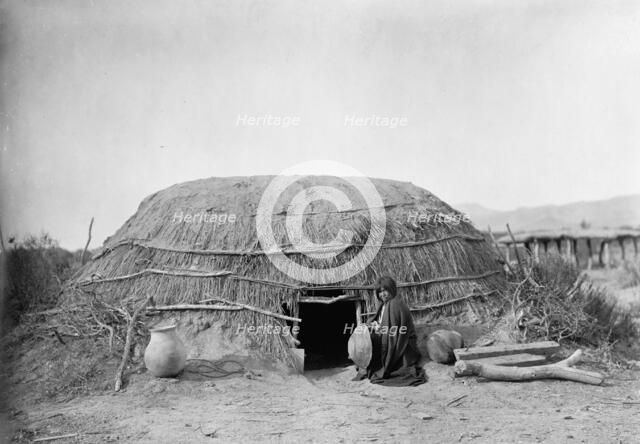 Pima ki (primitive home), Pima, Arizona], 1907, c1907. Creator: Edward Sheriff Curtis.