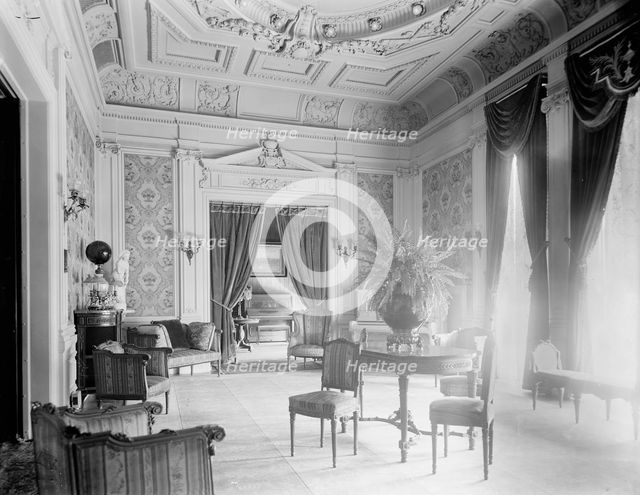 Pink reception room, Bellevue-Stratford, Philadelphia, Pa., between 1900 and 1910. Creator: Unknown.