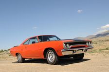 Plymouth Hemi Roadrunner 1970. Artist: Simon Clay