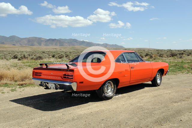 Plymouth Hemi Roadrunner 1970. Artist: Simon Clay.