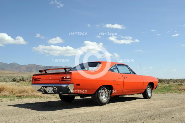 Plymouth Hemi Roadrunner 1970. Artist: Simon Clay.