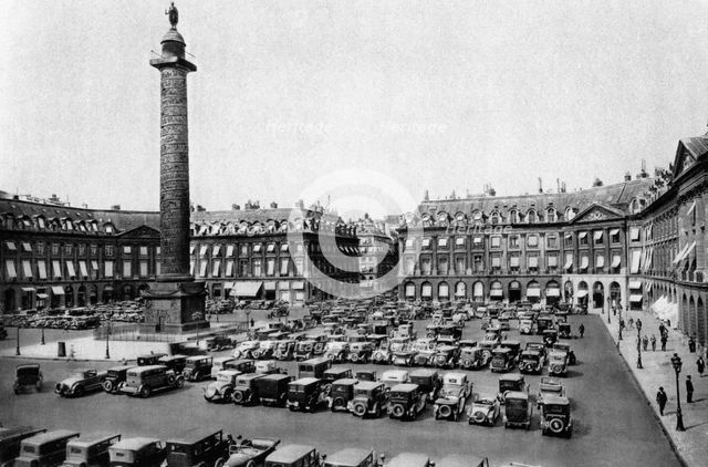 Place Vendome and the column erected to Napoleon's victories, Paris, 1931. Artist: Ernest Flammarion