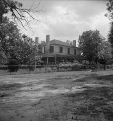 Plantation house where the Wray family has lived for generations, Greene County, Georgia, 1937. Creator: Dorothea Lange