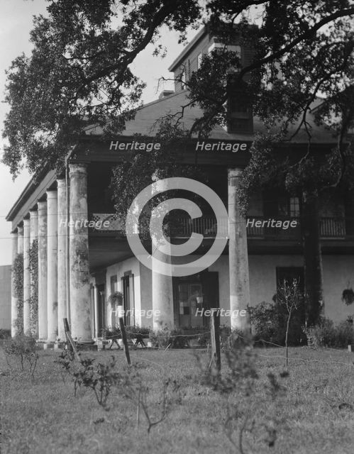 Plantation house, possibly the Belles Demoiselles, New Orleans, between 1920 and 1926. Creator: Arnold Genthe.