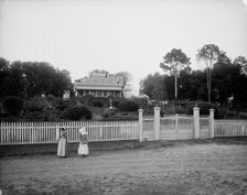 Planter's home on the Mississippi, between 1880 and 1897. Creator: William H. Jackson