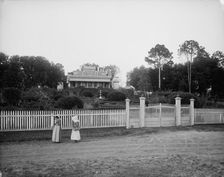 Planter's home on the Mississippi, between 1880 and 1897. Creator: William H. Jackson