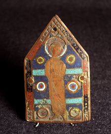 Plate with image of the Virgin with enamels