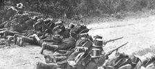 'Premieres visions de Guerre; L'armee belge combat pied a pied 1914. Creator: Unknown