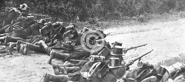 ''Premieres visions de Guerre; L'armee belge combat pied a pied', 1914. Creator: Unknown.