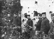 Premieres visions de Guerre; Un zeppelin est venu bombarder Anvers sans resultats 1914. Creator: Unknown