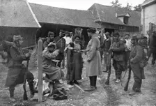Premiers Prisonniers Allemands 1914. Creator: Unknown