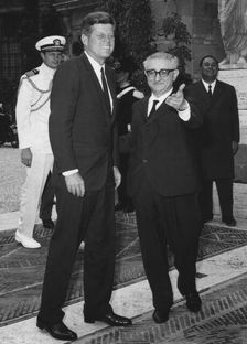 President John F. Kennedy welcomed by Giovanni Leone for lunch at the Villa Madama, Rome, 1963