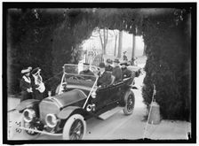 President Woodrow Wilson and wife Ellen Axson Wilson leaving the White..., between 1913 and 1914. Creator: Harris & Ewing