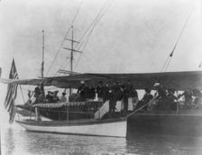 Presidential yacht at Oyster Bay, L.I., 1905: guests boarding from launch, 1905. Creator: Frances Benjamin Johnston