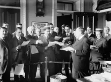 Press Correspondents with Howard Banks of Navy Dept., 1914. Creator: Harris & Ewing