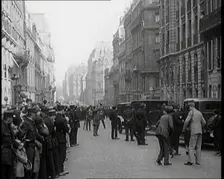 Press Waiting for Charles Lindbergh and Anne Morrow Lindbergh, 1927. Creator: British Pathe Ltd