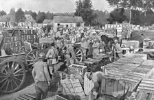 Preparatifs d'offensive; Le remplissage des caissons assurant le transport des munitions... 1917. Creator: Unknown