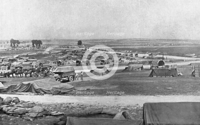 'Preparatifs d'offensive; Vue d'ensemble d'un depotde munitions sur le front, avec..., 1917. Creator: Unknown.