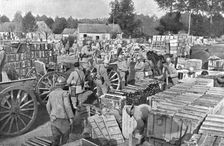 Preparatifs d'offensive; Le remplissage des caissons assurant le transport des munitions... 1917. Creator: Unknown