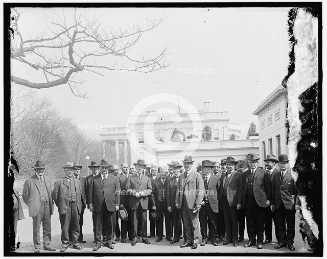 Pres. Wilson and Agriculture Advisory Committee, between 1910 and 1920. Creator: Harris & Ewing.