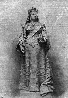 'Prince Albert Victor in India--Statue of the Queen at Oudipur, recently unveiled by... 1890. Creator: Unknown