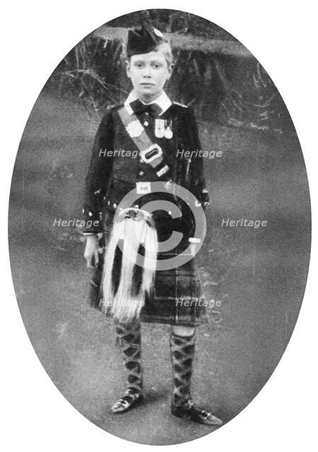 Prince Albert wearing Highland dress, Sandringham, Norfolk, 1909. Artist: Unknown
