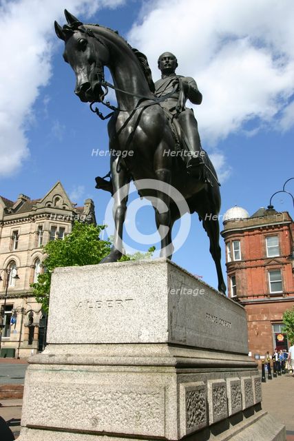 Prince Albert statue, Wolverhampton, West Midlands. Creator: Peter Thompson.