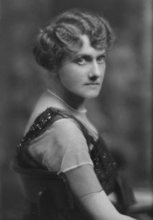 Prince, L.M., Mrs., portrait photograph, 1916 Jan. 24. Creator: Arnold Genthe