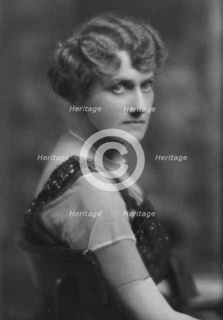 Prince, L.M., Mrs., portrait photograph, 1916 Jan. 24. Creator: Arnold Genthe.