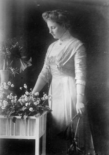 Princess August Wilhelm von Preussen, Selle u. Kuntze, 1910. Creator: Bain News Service