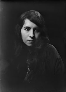 Princess White Deer, or Princess Deer Foot, portrait photograph, 1919 Oct. 14. Creator: Arnold Genthe