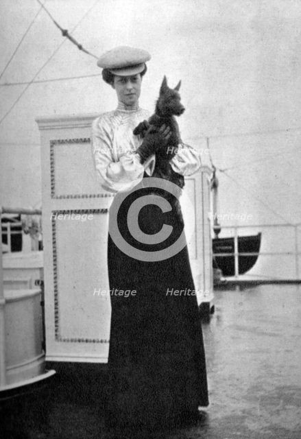 Princess Victoria (1868-1935) with Mac on board the royal yacht Victoria and Albert III, 1908.Artist: Queen Alexandra